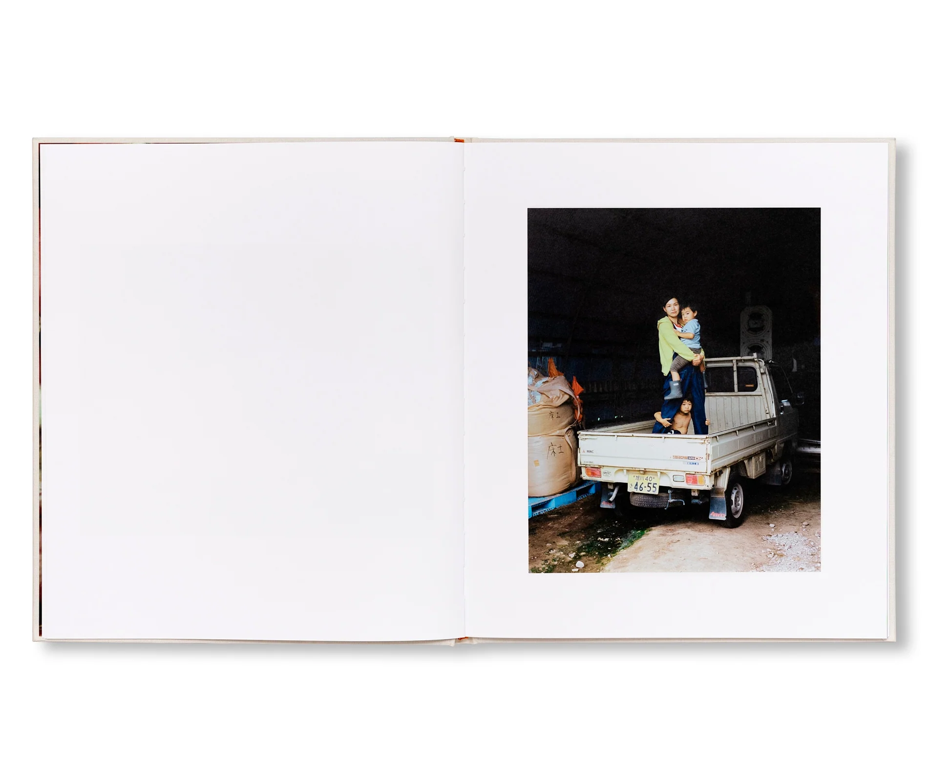 Small Town. 東川町 - Osamu Yokonami - Image 2